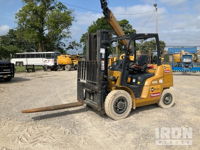2022 Cat DP40N 7200 lb Pneumatic Tire Forklift