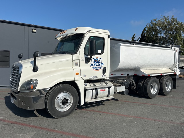 2013 Freightliner Cascadia 125 6x4 T/A Dump Truck
