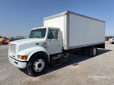 2000 International 4900 4x2 Van Truck