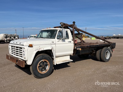 1975 Ford F700 4x2 Gin Pole Truck