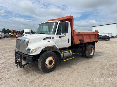 2005 International 7300 4x2 S/A Dump Truck