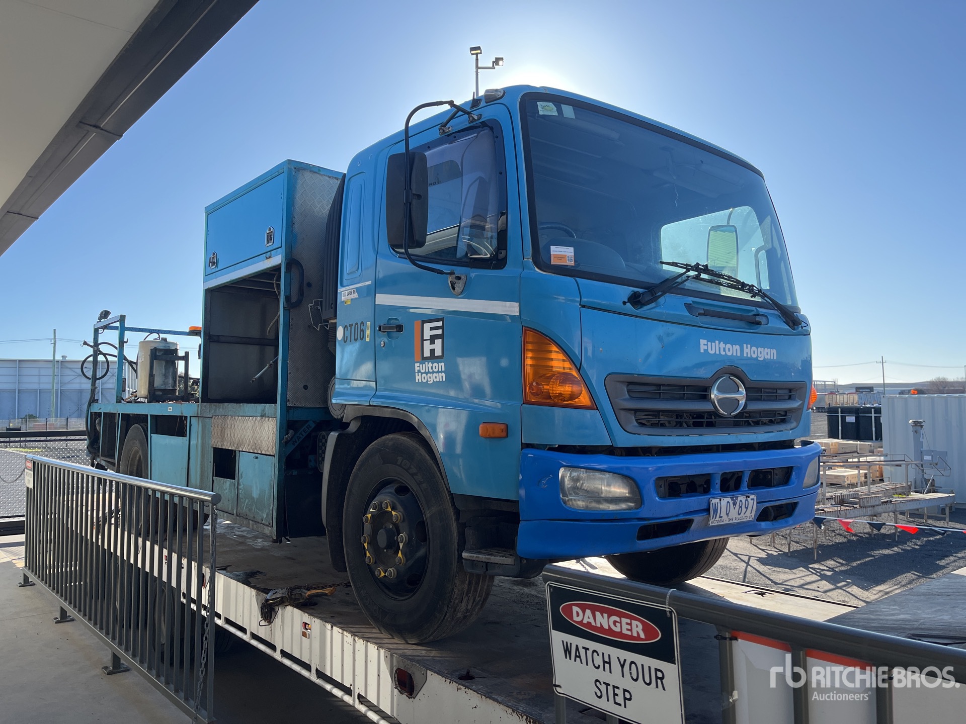 2006 Hino FG1J 4x2 Autocarro officina