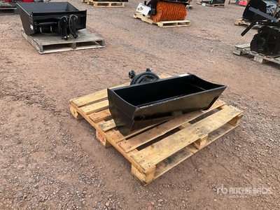2025 GIYI GY-D3T 32 in Tilting Excavator Bucket - Fits Cat 3 to 5 ton (Unused)