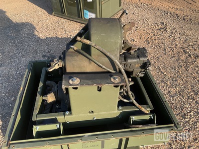 Oshkosh 95SK231 Transfer Case w/Storage Container