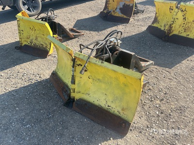 Trackless 55 in V Schneepflug - Fits Sidewalk Plow