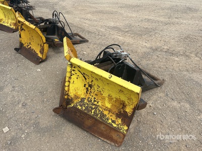 Trackless HV5 52 in Pala para nieve - Fits Sidewalk Plow