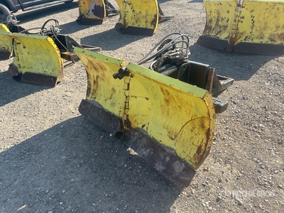Trackless 56 in V Schneepflug - Fits Sidewalk Plow