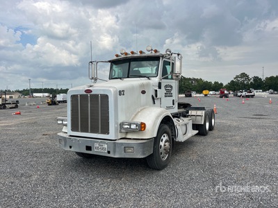 2011 Peterbilt 365 6x4 T/A Dagcabine Trekker
