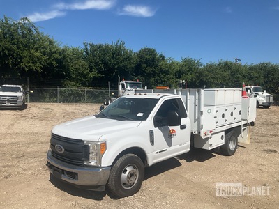 2017 Ford F-350 XL 4x2 Lube Truck