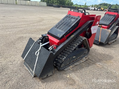 Valley Pioneer SCL850 Mini Compact Track Loader (Unused)
