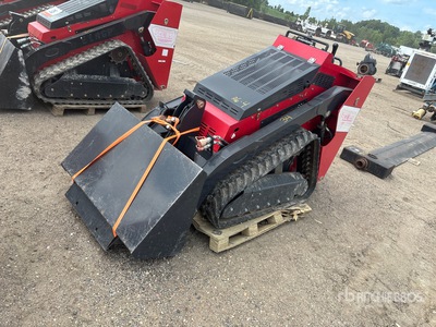 Valley Pioneer SCL850 Mini Compact Track Loader (Unused)