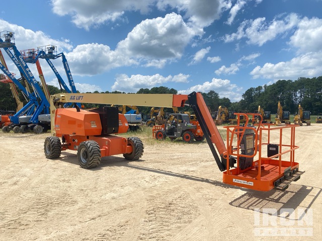 ELEVADOR ARTICULADO 2010 JLG 4WD 800AJ