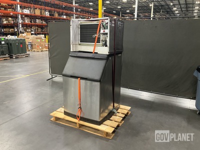 Manitowoc S570 Ice Machine w/Bin