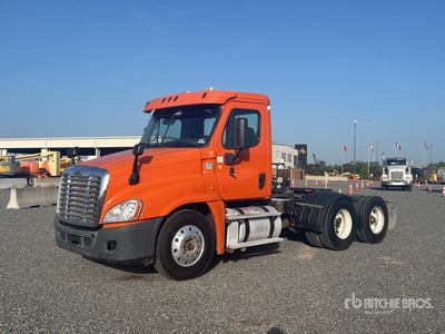 2014 Freightliner Cascadia 125 6x4 T/A Day Cab Truck Tractor