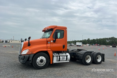 2014 Freightliner Cascadia 125 6x4 Day Cab Truck Tractor