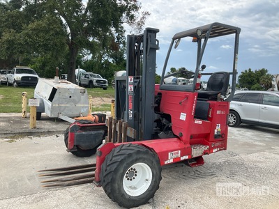2015 Moffet M5000 5500 lb 3x3 Carretilla Elevadora transportable