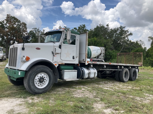 2016 Peterbilt 365 6x4 Flatbed Truck