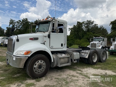2012 Peterbilt 382 6x4 تراكتور شاحنة نهارية (ثنائية المحور)