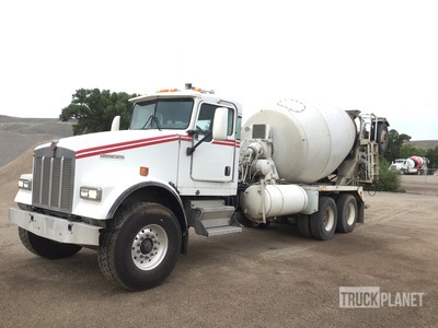 2006 Kenworth W900 8x4 Mixer Truck