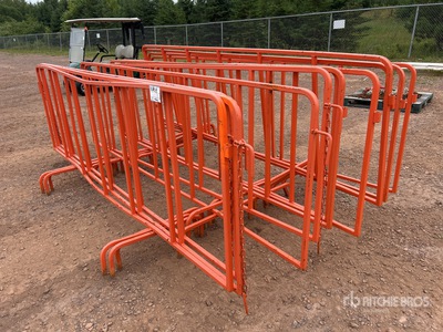 Quantity of (12) 10 ft x 3 ft Temporary Croud Control Clôture