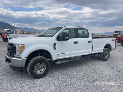 2017 Ford F-350 XL 4x4 Crew Cab Pickup