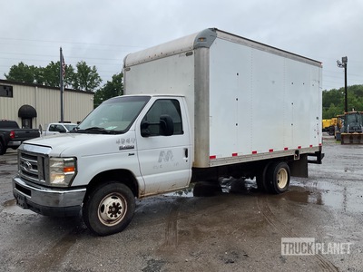 2015 Ford E450 4x2 فان نقل