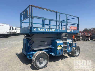 2014 Genie GS-4390 Dual Fuel 4x4 Scissor Lift