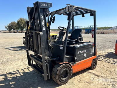 Toyota B25X-5 4600 lb Forklift