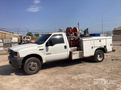 2004 Ford F-550 XL 4x4 Service Truck (Inoperable)