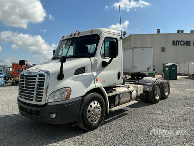 2015 Freightliner Cascadia 113 6x2 Cabeza Tractora Cabina Corta