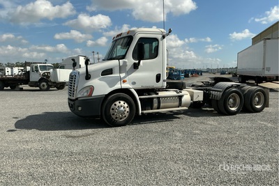 2015 Freightliner Cascadia 113 6x2 Cabeza Tractora Cabina Corta