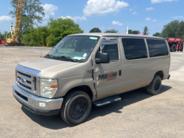 2009 Ford E-350 XLT 11 Passenger Van