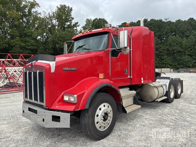 2001 Kenworth T800 6x4 T/A Sleeper Truck Tractor