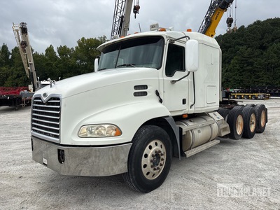 2006 Mack CXN613 8x4 Cabeza Tractora Cabina Dormitorio