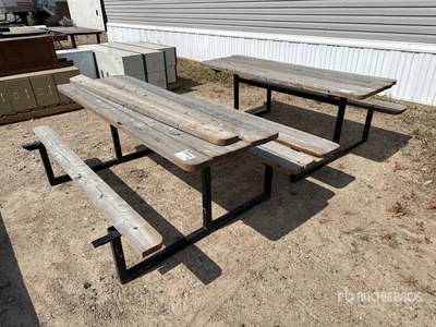Quantity of (2) 7 Ft Picnic Tables Articoli da ferramenta e di consumo