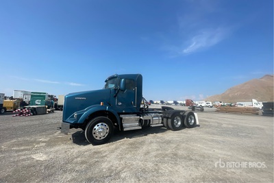 2021 Kenworth T800 6x4 T/A Day Cab Truck Tractor