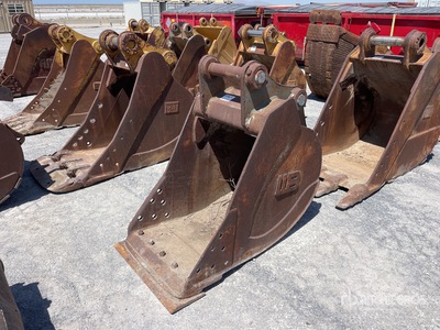 30 in Cleanup Excavator Bucket