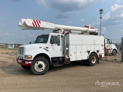 Altec AM547 48 ft on 1998 International 4900 4x2 Arbeitsbühne-Lkw (Inoperable)