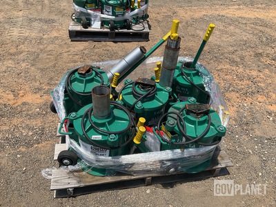 (5) Emerson 220 Hydraulic Hand Jacks