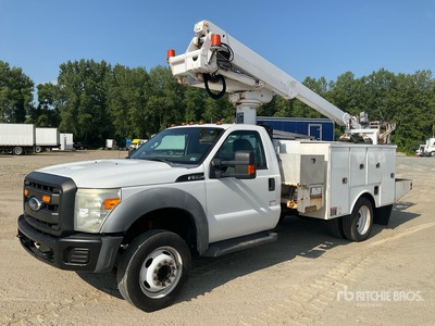Altec AT235 35 ft on 2011 Ford F-550 XL 4x2 Utility Truck