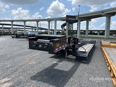 2025 Witzco RG52 Tri/A Removable Gooseneck Lowboy Trailer (Unused)