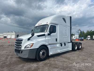 2018 Freightliner Cascadia 126 6x4 3- Achs Sattelzugmaschine mit Schlafkabine