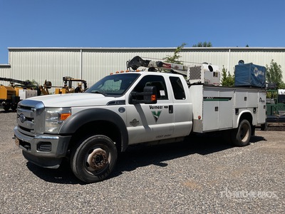 2015 Ford F-550 XLT 4x4 Extended Cab Camion de service