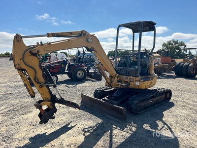 2001 John Deere 35 ZTS Mini Excavadora (Inoperable)