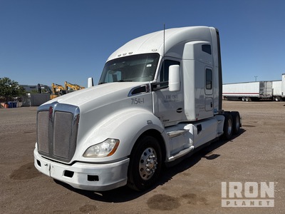 2016 Kenworth T680 6x4 Cabeza Tractora Cabina Dormitorio