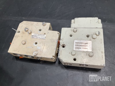 (2) 12346082 Hydraulic Manifold Assemblies