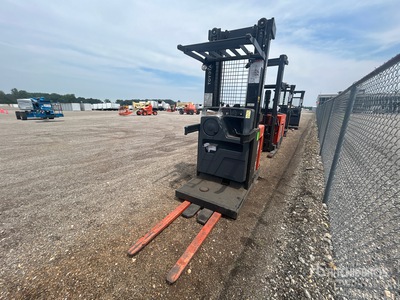 2020 Toyota 8BPUE15 1361 lb Order Picker