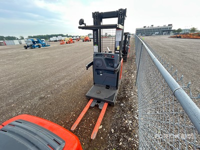 2020 Toyota 8BPUE15 1361 lb Order Picker