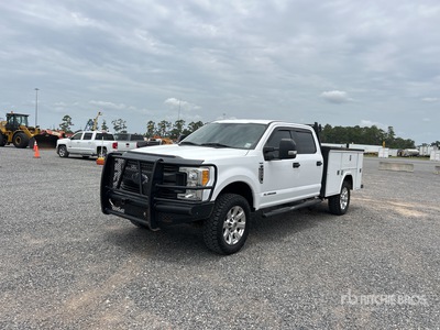 2017 Ford F-250 XL 4x4 Crew Cab Utility Truck