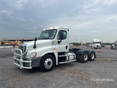2013 Freightliner Cascadia 125 6x4 T/A Day Cab Truck Tractor